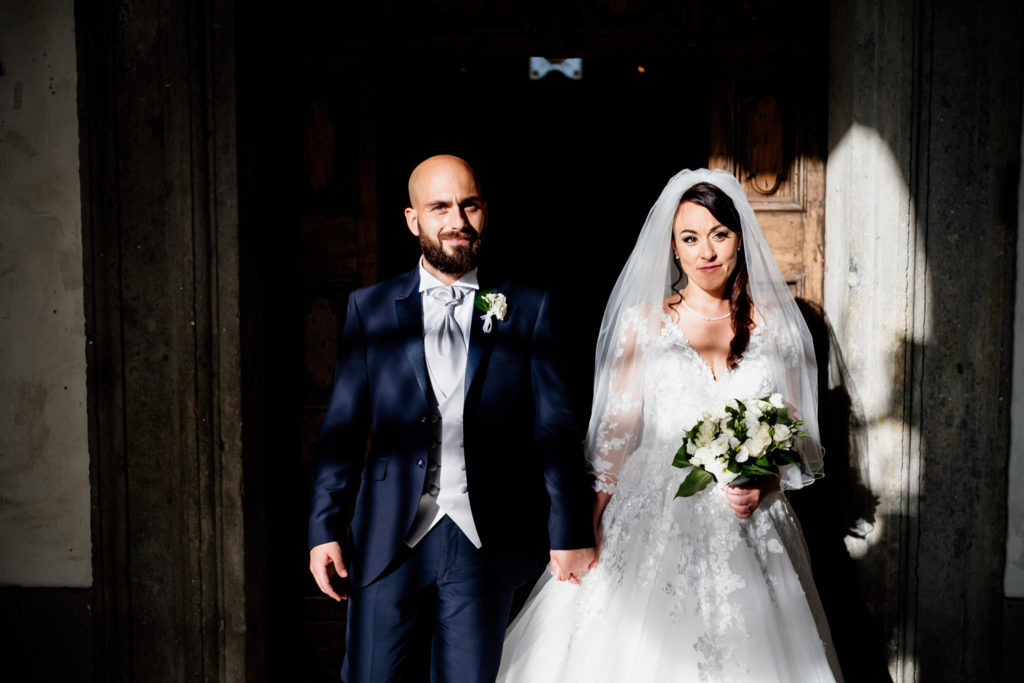 matrimonio a villa york, luca storri fotografo, fotografo di reportage, fotografo di matrimonio di reportage, fotografo fabrica di roma, matrimonio a nepi, sorriso della sposa, foto autentiche, fabrica di roma, nepi, tuscia, nicoletta taschini, foto senza posa, foto no posa, acconciatura spose, sguardo della sposa, reportage, fotografo di matrimonio della tuscia, viterbo, fotografo di matrimonio nella tuscia, sorelle, sposarsi durante il palio dei borgia, borgia, fiat 500, club fiat 500