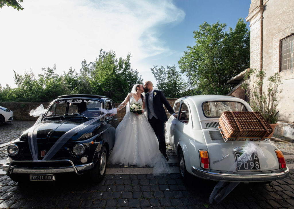 matrimonio a villa york, luca storri fotografo, fotografo di reportage, fotografo di matrimonio di reportage, fotografo fabrica di roma, matrimonio a nepi, sorriso della sposa, foto autentiche, fabrica di roma, nepi, tuscia, nicoletta taschini, foto senza posa, foto no posa, acconciatura spose, sguardo della sposa, reportage, fotografo di matrimonio della tuscia, viterbo, fotografo di matrimonio nella tuscia, sorelle, sposarsi durante il palio dei borgia, borgia, fiat 500, club fiat 500