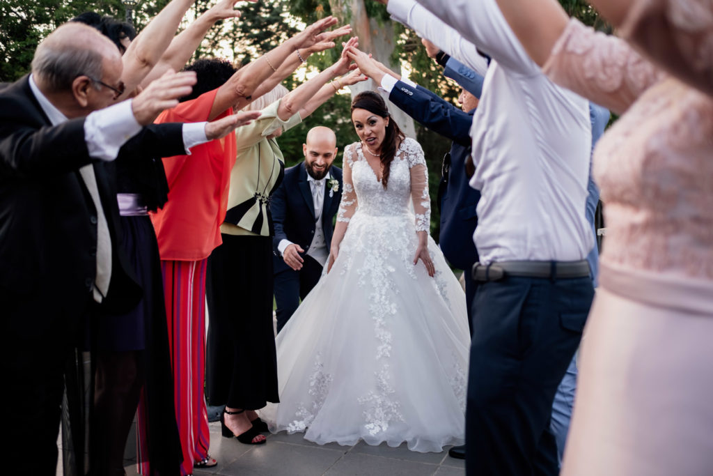 matrimonio a villa york, luca storri fotografo, fotografo di reportage, fotografo di matrimonio di reportage, fotografo fabrica di roma, matrimonio a nepi, sorriso della sposa, foto autentiche, fabrica di roma, nepi, tuscia, nicoletta taschini, foto senza posa, foto no posa, acconciatura spose, sguardo della sposa, reportage, fotografo di matrimonio della tuscia, viterbo, fotografo di matrimonio nella tuscia, sorelle, sposarsi durante il palio dei borgia, borgia, sposarsi, amarsi, amare, creare, nicoletta taschini, emiliano tiseo, valle del baccano, villa york, villa per ricevimenti, ricevimento di nozze, amici degli sposi, festeggiamenti