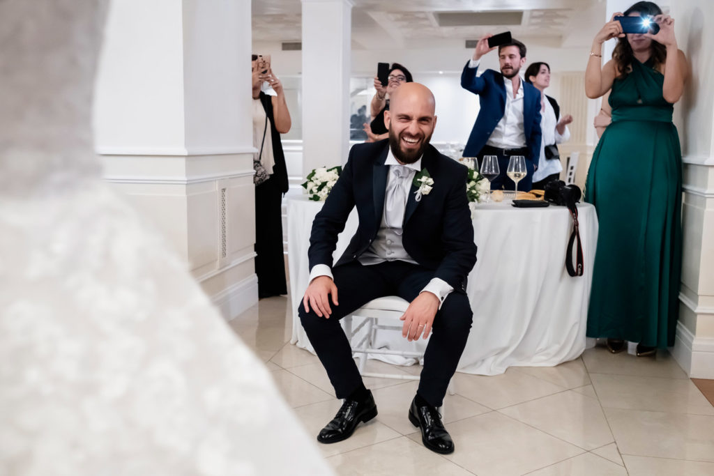 matrimonio a villa york, luca storri fotografo, fotografo di reportage, fotografo di matrimonio di reportage, fotografo fabrica di roma, matrimonio a nepi, sorriso della sposa, foto autentiche, fabrica di roma, nepi, tuscia, nicoletta taschini, foto senza posa, foto no posa, acconciatura spose, sguardo della sposa, reportage, fotografo di matrimonio della tuscia, viterbo, fotografo di matrimonio nella tuscia, sorelle, sposarsi durante il palio dei borgia, borgia, sposarsi, amarsi, amare, creare, nicoletta taschini, emiliano tiseo, valle del baccano, villa york, villa per ricevimenti, ricevimento di nozze, dedica della sposa