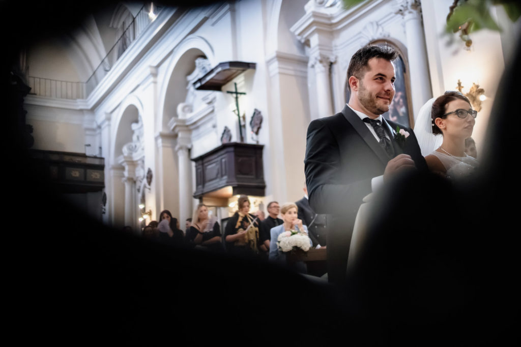 dettagli di un matrimonio, fotografo di reportage matrimoniale, civita castellana, luca storri fotografo, fabrica di roma, viterbo, fotografie naturali, fotografie spontanee, fotografie autentiche, servizio prematrimoniale, sogni, sognare, matrimonio da sogno, giorno speciale, residenza antica flaminia, tramonti estivi, no foto in posa, fabrica di roma, fotografo di matrimonio, fotografo di matrimonio di viterbo, fotografo della tuscia, fotografo nella tuscia, fotografia di reportage, reportage, momento intimo, intimità, scegliere il fotografo di matrimonio, come scegliere il fotografo per il tuo matrimonio, abbraccio, intimo, momento intimo, fiducia, fiducia al fotografo, servizio prematrimoniale, abbraccio degli sposi, matrimonio alla residenza antica flaminia, sposarsi per amore, dettagli, preparativi della sposa, preparativi dello sposo, trucco di matrimonio, truccarsi per il matrimonio, nozze, fedi nuziali, piedi della sposa, particolari della sposa, particolari dello sposo, duomo di fabrica di roma, sposarsi in chiesa, sposarsi nel 2020, chiesa di san silvestro papa