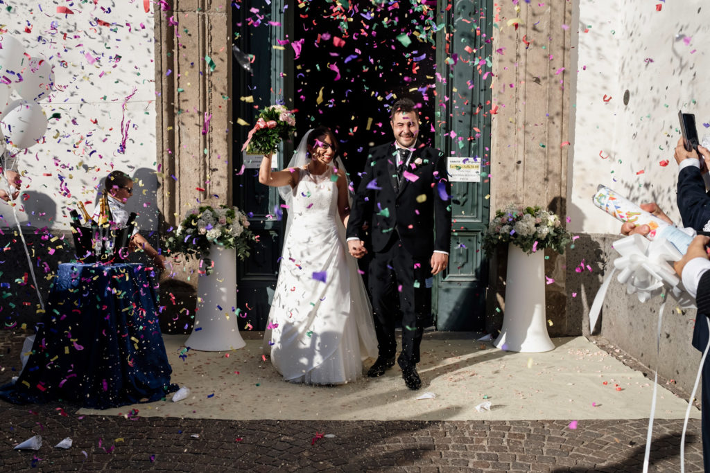 dettagli di un matrimonio, fotografo di reportage matrimoniale, civita castellana, luca storri fotografo, fabrica di roma, viterbo, fotografie naturali, fotografie spontanee, fotografie autentiche, servizio prematrimoniale, sogni, sognare, matrimonio da sogno, giorno speciale, residenza antica flaminia, tramonti estivi, no foto in posa, fabrica di roma, fotografo di matrimonio, fotografo di matrimonio di viterbo, fotografo della tuscia, fotografo nella tuscia, fotografia di reportage, reportage, momento intimo, intimità, scegliere il fotografo di matrimonio, come scegliere il fotografo per il tuo matrimonio, abbraccio, intimo, momento intimo, fiducia, fiducia al fotografo, servizio prematrimoniale, abbraccio degli sposi, matrimonio alla residenza antica flaminia, sposarsi per amore, dettagli, preparativi della sposa, preparativi dello sposo, trucco di matrimonio, truccarsi per il matrimonio, nozze, fedi nuziali, piedi della sposa, particolari della sposa, particolari dello sposo