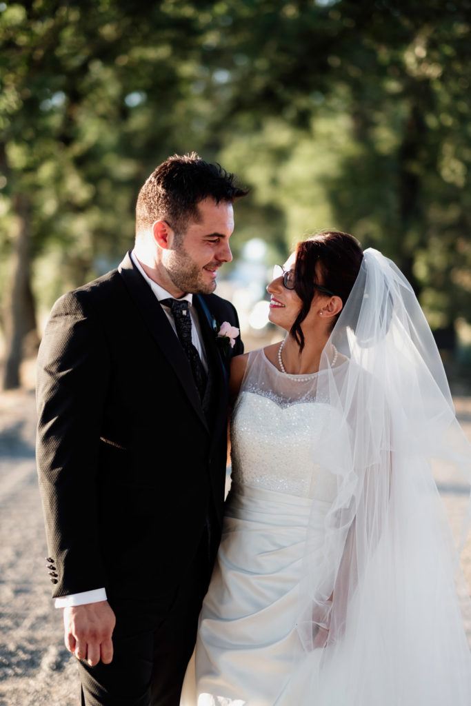 dettagli di un matrimonio, fotografo di reportage matrimoniale, civita castellana, luca storri fotografo, fabrica di roma, viterbo, fotografie naturali, fotografie spontanee, fotografie autentiche, servizio prematrimoniale, sogni, sognare, matrimonio da sogno, giorno speciale, residenza antica flaminia, tramonti estivi, no foto in posa, fabrica di roma, fotografo di matrimonio, fotografo di matrimonio di viterbo, fotografo della tuscia, fotografo nella tuscia, fotografia di reportage, reportage, momento intimo, intimità, scegliere il fotografo di matrimonio, come scegliere il fotografo per il tuo matrimonio, abbraccio, intimo, momento intimo, fiducia, fiducia al fotografo, servizio prematrimoniale, abbraccio degli sposi, matrimonio alla residenza antica flaminia, sposarsi per amore, dettagli, preparativi della sposa, preparativi dello sposo, trucco di matrimonio, truccarsi per il matrimonio, nozze, fedi nuziali, piedi della sposa, particolari della sposa, particolari dello sposo, duomo di fabrica di roma, sposarsi in chiesa, sposarsi nel 2020, chiesa di san silvestro papa