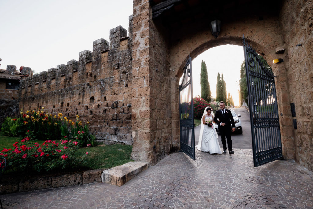 dettagli di un matrimonio, fotografo di reportage matrimoniale, civita castellana, luca storri fotografo, fabrica di roma, viterbo, fotografie naturali, fotografie spontanee, fotografie autentiche, servizio prematrimoniale, sogni, sognare, matrimonio da sogno, giorno speciale, residenza antica flaminia, tramonti estivi, no foto in posa, fabrica di roma, fotografo di matrimonio, fotografo di matrimonio di viterbo, fotografo della tuscia, fotografo nella tuscia, fotografia di reportage, reportage, momento intimo, intimità, scegliere il fotografo di matrimonio, come scegliere il fotografo per il tuo matrimonio, abbraccio, intimo, momento intimo, fiducia, fiducia al fotografo, servizio prematrimoniale, abbraccio degli sposi, matrimonio alla residenza antica flaminia, sposarsi per amore, dettagli, preparativi della sposa, preparativi dello sposo, trucco di matrimonio, truccarsi per il matrimonio, nozze, fedi nuziali, piedi della sposa, particolari della sposa, particolari dello sposo, duomo di fabrica di roma, sposarsi in chiesa, sposarsi nel 2020, chiesa di san silvestro papa