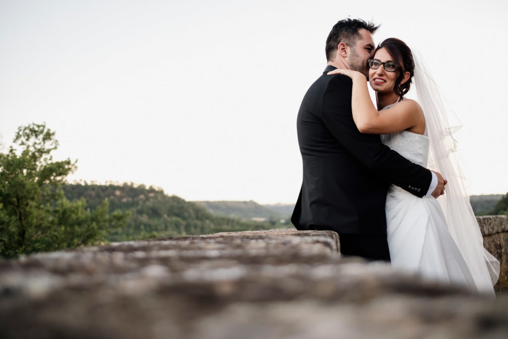 dettagli di un matrimonio, fotografo di reportage matrimoniale, civita castellana, luca storri fotografo, fabrica di roma, viterbo, fotografie naturali, fotografie spontanee, fotografie autentiche, servizio prematrimoniale, sogni, sognare, matrimonio da sogno, giorno speciale, residenza antica flaminia, tramonti estivi, no foto in posa, fabrica di roma, fotografo di matrimonio, fotografo di matrimonio di viterbo, fotografo della tuscia, fotografo nella tuscia, fotografia di reportage, reportage, momento intimo, intimità, scegliere il fotografo di matrimonio, come scegliere il fotografo per il tuo matrimonio, abbraccio, intimo, momento intimo, fiducia, fiducia al fotografo, servizio prematrimoniale, abbraccio degli sposi, matrimonio alla residenza antica flaminia, sposarsi per amore, dettagli, preparativi della sposa, preparativi dello sposo, trucco di matrimonio, truccarsi per il matrimonio, nozze, fedi nuziali, piedi della sposa, particolari della sposa, particolari dello sposo, duomo di fabrica di roma, sposarsi in chiesa, sposarsi nel 2020, chiesa di san silvestro papa, location, residenza antica flaminia, catering, enoteca la torre