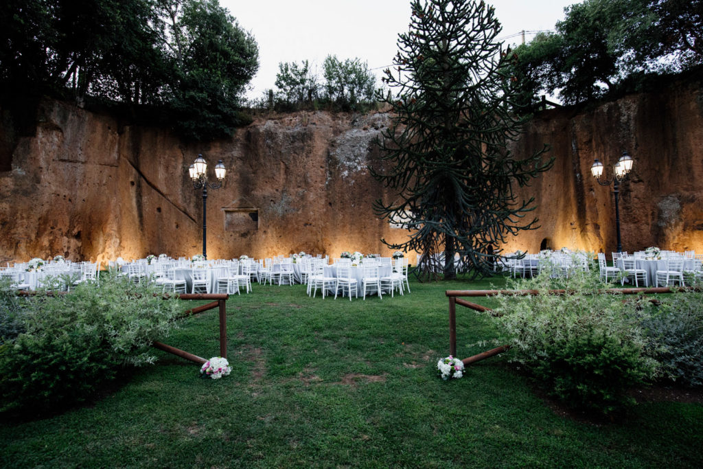 dettagli di un matrimonio, fotografo di reportage matrimoniale, civita castellana, luca storri fotografo, fabrica di roma, viterbo, fotografie naturali, fotografie spontanee, fotografie autentiche, servizio prematrimoniale, sogni, sognare, matrimonio da sogno, giorno speciale, residenza antica flaminia, tramonti estivi, no foto in posa, fabrica di roma, fotografo di matrimonio, fotografo di matrimonio di viterbo, fotografo della tuscia, fotografo nella tuscia, fotografia di reportage, reportage, momento intimo, intimità, scegliere il fotografo di matrimonio, come scegliere il fotografo per il tuo matrimonio, abbraccio, intimo, momento intimo, fiducia, fiducia al fotografo, servizio prematrimoniale, abbraccio degli sposi, matrimonio alla residenza antica flaminia, sposarsi per amore, dettagli, preparativi della sposa, preparativi dello sposo, trucco di matrimonio, truccarsi per il matrimonio, nozze, fedi nuziali, piedi della sposa, particolari della sposa, particolari dello sposo, duomo di fabrica di roma, sposarsi in chiesa, sposarsi nel 2020, chiesa di san silvestro papa, location, residenza antica flaminia, catering, enoteca la torre