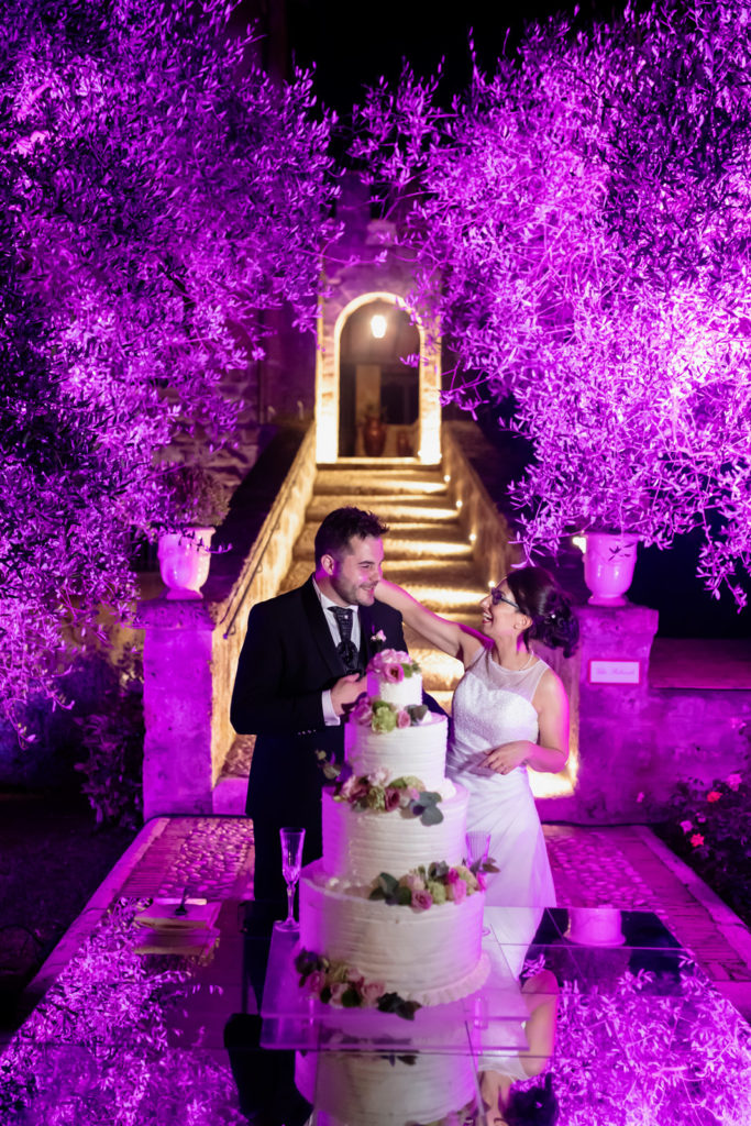 torta nuziale, torta degli sposi, dettagli di un matrimonio, fotografo di reportage matrimoniale, civita castellana, luca storri fotografo, fabrica di roma, viterbo, fotografie naturali, fotografie spontanee, fotografie autentiche, servizio prematrimoniale, sogni, sognare, matrimonio da sogno, giorno speciale, residenza antica flaminia, tramonti estivi, no foto in posa, fabrica di roma, fotografo di matrimonio, fotografo di matrimonio di viterbo, fotografo della tuscia, fotografo nella tuscia, fotografia di reportage, reportage, momento intimo, intimità, scegliere il fotografo di matrimonio, come scegliere il fotografo per il tuo matrimonio, abbraccio, intimo, momento intimo, fiducia, fiducia al fotografo, servizio prematrimoniale, abbraccio degli sposi, matrimonio alla residenza antica flaminia, sposarsi per amore, dettagli, preparativi della sposa, preparativi dello sposo, trucco di matrimonio, truccarsi per il matrimonio, nozze, fedi nuziali, piedi della sposa, particolari della sposa, particolari dello sposo, duomo di fabrica di roma, sposarsi in chiesa, sposarsi nel 2020, chiesa di san silvestro papa, location, residenza antica flaminia, catering, enoteca la torre