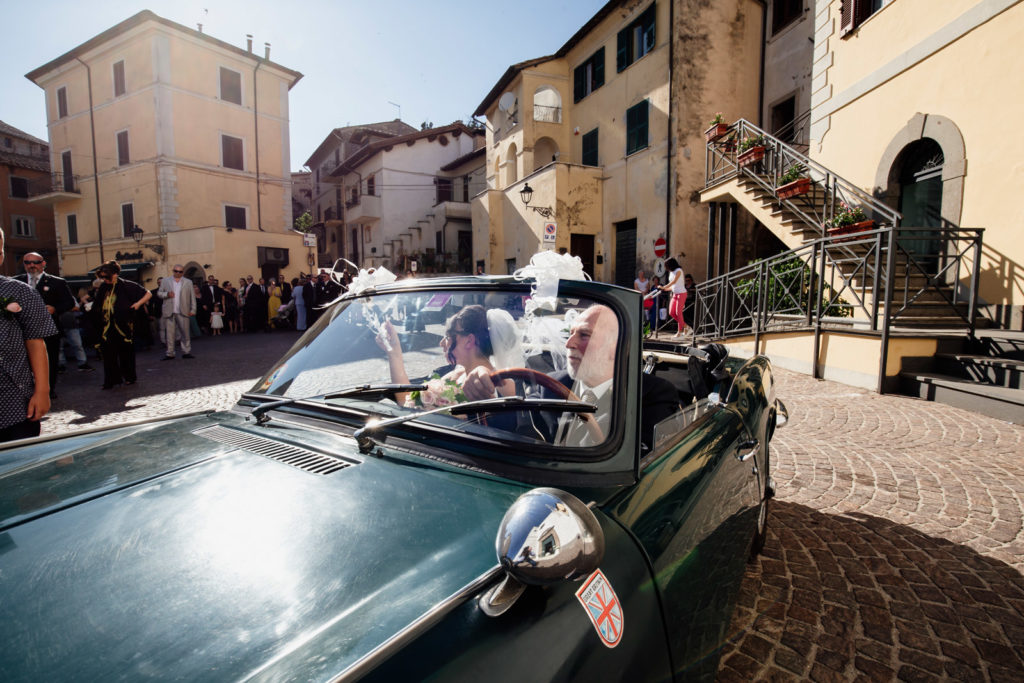 dettagli di un matrimonio, fotografo di reportage matrimoniale, civita castellana, luca storri fotografo, fabrica di roma, viterbo, fotografie naturali, fotografie spontanee, fotografie autentiche, servizio prematrimoniale, sogni, sognare, matrimonio da sogno, giorno speciale, residenza antica flaminia, tramonti estivi, no foto in posa, fabrica di roma, fotografo di matrimonio, fotografo di matrimonio di viterbo, fotografo della tuscia, fotografo nella tuscia, fotografia di reportage, reportage, momento intimo, intimità, scegliere il fotografo di matrimonio, come scegliere il fotografo per il tuo matrimonio, abbraccio, intimo, momento intimo, fiducia, fiducia al fotografo, servizio prematrimoniale, abbraccio degli sposi, matrimonio alla residenza antica flaminia, sposarsi per amore, dettagli, preparativi della sposa, preparativi dello sposo, trucco di matrimonio, truccarsi per il matrimonio, nozze, fedi nuziali, piedi della sposa, particolari della sposa, particolari dello sposo, duomo di fabrica di roma, sposarsi in chiesa, sposarsi nel 2020, chiesa di san silvestro papa