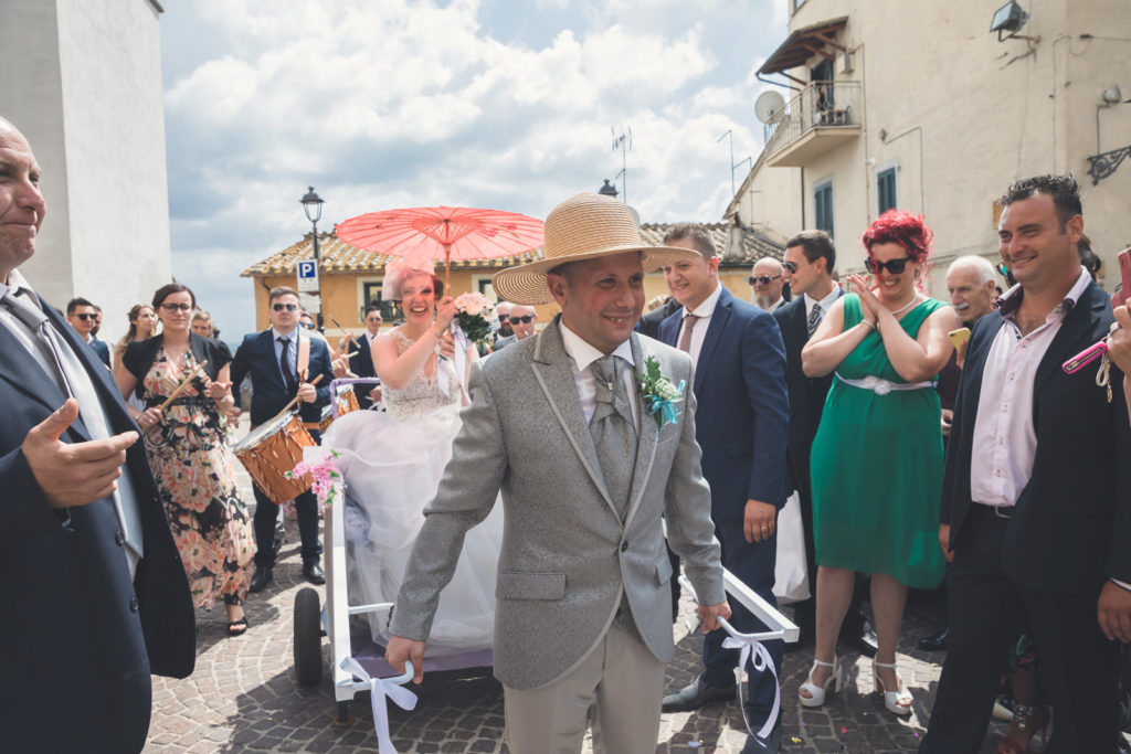 matrimonio a fabrica di roma, foto non in posa, foto spontanee, aldero hotel, luca storri fotografo, reportage, fotografia di matrimonio di reportage, fotografo di matrimonio di viterbo, fotografo di viterbo, raccontare un matrimonio, faleri novi, chiesa di santa maria in falleri, reportage, wedding reportage, sposarsi nella tuscia, sposarsi a fabrica di roma, viterbo, tuscia, fotografo della tuscia, fotografo nella tuscia, raccontare emozioni, emozioni, attimi, sposarsi, amarsi, matrimonio sposa, sposo, servizio di coppia, servizio prematrimoniale, privilegio, no foto in posa, scherzi degli sposi