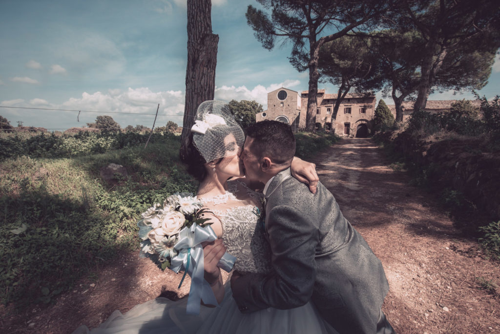 matrimonio a fabrica di roma, foto non in posa, foto spontanee, aldero hotel, luca storri fotografo, reportage, fotografia di matrimonio di reportage, fotografo di matrimonio di viterbo, fotografo di viterbo, raccontare un matrimonio, faleri novi, chiesa di santa maria in falleri, reportage, wedding reportage, sposarsi nella tuscia, sposarsi a fabrica di roma, viterbo, tuscia, fotografo della tuscia, fotografo nella tuscia, raccontare emozioni, emozioni, attimi, sposarsi, amarsi, matrimonio sposa, sposo, servizio di coppia, servizio prematrimoniale, privilegio, no foto in posa