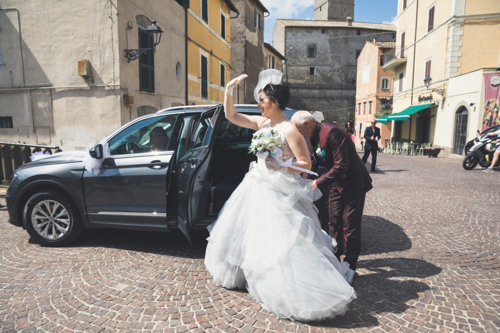 matrimonio a fabrica di roma, foto non in posa, foto spontanee, aldero hotel, luca storri fotografo, reportage, fotografia di matrimonio di reportage, fotografo di matrimonio di viterbo, fotografo di viterbo, raccontare un matrimonio, faleri novi, chiesa di santa maria in falleri, reportage, wedding reportage, sposarsi nella tuscia, sposarsi a fabrica di roma, viterbo, tuscia, fotografo della tuscia, fotografo nella tuscia, raccontare emozioni, emozioni, attimi, sposarsi, amarsi, matrimonio sposa, sposo, servizio di coppia, servizio prematrimoniale, privilegio, no foto in posa, arrivo della sposa, torre di fabrica di roma, piazza fabrica di roma