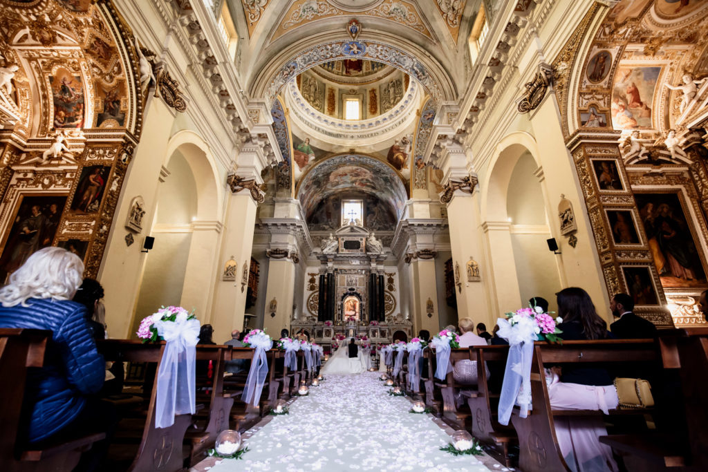 matrimonio a vitorchiano, vitorchiano, fabrica di roma, gloria proietti, giuseppe caccia, fedi nuziali, foto non in posa, fotografo di matrimonio di viterbo, fotografo di reportage matrimoniale, fotografo di matrimonio di reportage, viterbo, foto non in posa, emozioni, empatia, fotografi di emozioni, fiabe di luce, baci degli sposi, scambio di sguardi, il germoglio, fiori, comune di vitorchiano, sposarsi a vitorchiano, empatia, discrezione, ballo degli sposi, bacio degli sposi, baciarsi, amarsi, stringersi, sposarsi nella tuscia, fotografo di matrimonio della tuscia, fotografo di matrimonio nella tuscia, tuscia fotografica, anelli nuziali, chiesa della madonna del ruscello, vallerano, chiesa di vallerano, maggiolone volkswagen, macchina degli sposi, macchina della sposa, sposarsi con la pioggia, pioggia, matrimonio piovoso, preparativi dello sposo, preparativi della sposa, trucco, acconciatura della sposa, fratelli, sorelle, amici degli sposi, scherzi degli sposi, nando al pallone, nando al pallone vitorchiano, ristorante vitorchiano, piscina, vestito della sposa, preparazione della sposa