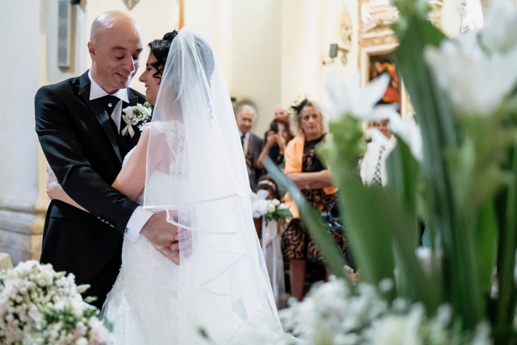 Preparativi dello sposo, preparativi della sposa, soriano nel cimino, vallerano, matrimonio in chiesa, matrimonio d’amore, sposarsi nella tuscia, sposarsi a vallerano, sposarsi a soriano nel cimino, foto non in posa, fotografia di reportage, reportage matrimoniale, fotografo di matrimonio, fotografo di matrimonio di viterbo, fotografo di matrimonio di roma, luca storri fotografo, villa finisterre, fabrica di roma, sposarsi a fabrica di roma, viterbo, santuario della madonna del ruscello, madonna del ruscello, ballo degli sposi, momenti unici, empatia, simpatia, amore, vero amore, fotografia spontanea, spontaneità, sposarsi nel 2020, matrimonio a vallerano, giochi degli sposi, matrimonio a villa finisterre, villa privata, amici degli sposi, riconoscere gli sposi, villa con piscina, vignanello, matrimonio a vignanello