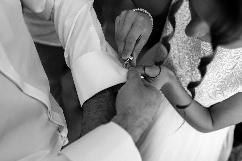 Preparativi dello sposo, preparativi della sposa, soriano nel cimino, vallerano, matrimonio in chiesa, matrimonio d’amore, sposarsi nella tuscia, sposarsi a vallerano, sposarsi a soriano nel cimino, foto non in posa, fotografia di reportage, reportage matrimoniale, fotografo di matrimonio, fotografo di matrimonio di viterbo, fotografo di matrimonio di roma, luca storri fotografo, villa finisterre, fabrica di roma, sposarsi a fabrica di roma, viterbo, santuario della madonna del ruscello, madonna del ruscello, ballo degli sposi, momenti unici, empatia, simpatia, amore, vero amore, fotografia spontanea, spontaneità, sposarsi nel 2020, matrimonio a vallerano, giochi degli sposi, matrimonio a villa finisterre, villa privata, amici degli sposi, riconoscere gli sposi, villa con piscina, vignanello, matrimonio a vignanello