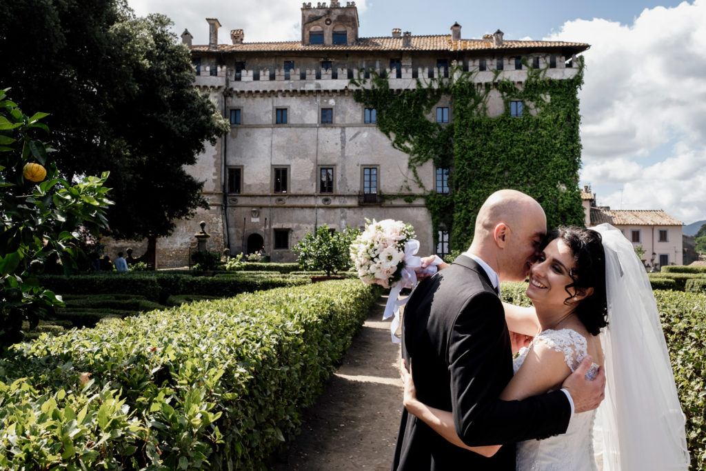 location di matrimonio, sopralluogo, nozze, sposarsi, sposarsi nel 2020, consigli matrimonio, luogo della cerimonia, luogo del ricevimento, ville per sposarsi, matrimonio in villa, matrimonio in un castello, sposarsi in un castello, banchetto nuziale, ricevimento di matrimonio, fotografo di matrimonio viterbo, fotografo matrimonio roma, fotografo di reportage matrimoniale, matrimonio fotografia di reportage, matrimonio luca storri fotografo, matrimonio fabrica di roma, matrimonio vignanello, matrimonio castelli romani, matrimonio soriano nel cimino, matrimonio corchiano, matrimonio canepina, matrimonio vallerano, matrimonio civita castellana, matrimonio roma, matrimonio viterbo, spostamenti matrimonio, location esterne per matrimonio, location esterne, location matrimonio, consigli per coppie di sposi, tour matrimoniale, studio della luce, la luce nella fotografia, sopralluogo del fotografo, fare il sopralluogo, calcolare la luce solare, luce naturale, no flash, no foto in posa, foto spontanee, palazzo ruspoli, castello ruspoli, giardino all'italiana, sposarsi in una dimora storica, dimora storica