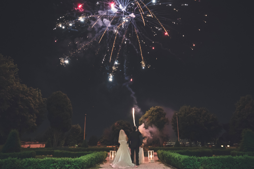 frascati, villa tuscolana, matrimonio, sposarsi, amarsi, fuochi d'artificio, villa tuscolana, park hotel, villa privata, castelli romani, fotografo di matrimoni, luca storri fotografo, no foto in posa, tuscia, fotografo matrimonio di viterbo, lazio