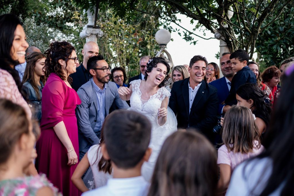 Preparativi dello sposo, preparativi della sposa, soriano nel cimino, vallerano, matrimonio in chiesa, matrimonio d’amore, sposarsi nella tuscia, sposarsi a vallerano, sposarsi a soriano nel cimino, foto non in posa, fotografia di reportage, reportage matrimoniale, fotografo di matrimonio, fotografo di matrimonio di viterbo, fotografo di matrimonio di roma, luca storri fotografo, villa finisterre, fabrica di roma, sposarsi a fabrica di roma, viterbo, santuario della madonna del ruscello, madonna del ruscello, ballo degli sposi, momenti unici, empatia, simpatia, amore, vero amore, fotografia spontanea, spontaneità, sposarsi nel 2020, matrimonio a vallerano, giochi degli sposi, matrimonio a villa finisterre, villa privata, amici degli sposi, riconoscere gli sposi, villa con piscina, vignanello, matrimonio a vignanello