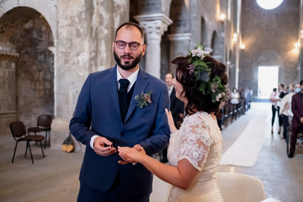 matrimonio abbazia di santa maria in falleri, matrimonio luisa e luigi riccardo, matrimonio fabrica di roma, fotografo di reportage matrimoniale, fotografo di matrimonio, luca storri fotografo, chiesa circestense santa maria in falleri, falerii novi, luce naturale, fotografo emozionale, fotografo empatico, fotografo di matrimonio viterbo, fotografo matrimonio roma, bacio degli sposi, sposarsi nel 2020, rito religioso, arco di giove, matrimonio a settembre, foto non in posa, fotografia di reportage emozionale, fotografia di reportage, reportage fotografico, reportage matrimoniale, vivere il matrimonio, matrimonio, sguardo degli sposi, abbazia cistercense di santa maria in falleri, sguardo degli sposi, destination wedding, sposarsi nella tuscia, agro falisco, abbraccio degli sposi, momenti di un matrimonio