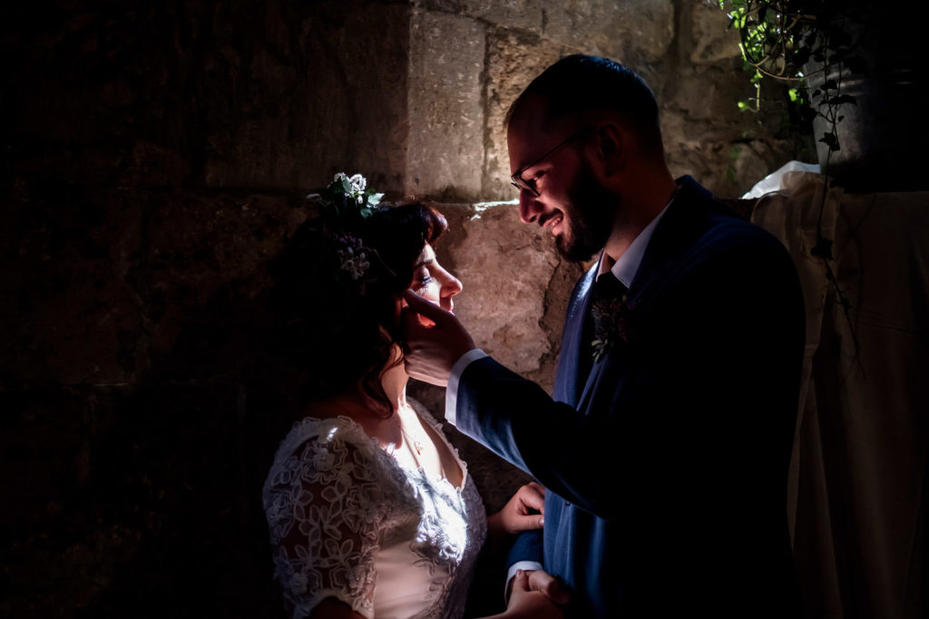 matrimonio abbazia di santa maria in falleri, matrimonio luisa e luigi riccardo, matrimonio fabrica di roma, fotografo di reportage matrimoniale, fotografo di matrimonio, luca storri fotografo, chiesa circestense santa maria in falleri, falerii novi, luce naturale, fotografo emozionale, fotografo empatico, fotografo di matrimonio viterbo, fotografo matrimonio roma, bacio degli sposi, sposarsi nel 2020, rito religioso, arco di giove, matrimonio a settembre, foto non in posa, fotografia di reportage emozionale, fotografia di reportage, reportage fotografico, reportage matrimoniale, vivere il matrimonio, matrimonio, sguardo degli sposi, abbazia cistercense di santa maria in falleri, sguardo degli sposi, destination wedding, sposarsi nella tuscia, agro falisco, momenti intimi, intimità degli sposi, intimità