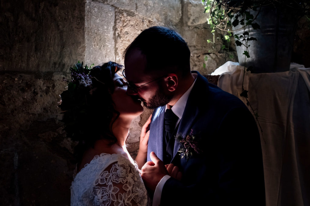 matrimonio abbazia di santa maria in falleri, matrimonio luisa e luigi riccardo, matrimonio fabrica di roma, fotografo di reportage matrimoniale, fotografo di matrimonio, luca storri fotografo, chiesa circestense santa maria in falleri, falerii novi, luce naturale, fotografo emozionale, fotografo empatico, fotografo di matrimonio viterbo, fotografo matrimonio roma, bacio degli sposi, sposarsi nel 2020, rito religioso, arco di giove, matrimonio a settembre, foto non in posa, fotografia di reportage emozionale, fotografia di reportage, reportage fotografico, reportage matrimoniale, vivere il matrimonio, matrimonio, sguardo degli sposi, abbazia cistercense di santa maria in falleri, sguardo degli sposi, destination wedding, sposarsi nella tuscia, agro falisco, momenti intimi, intimità degli sposi, intimità