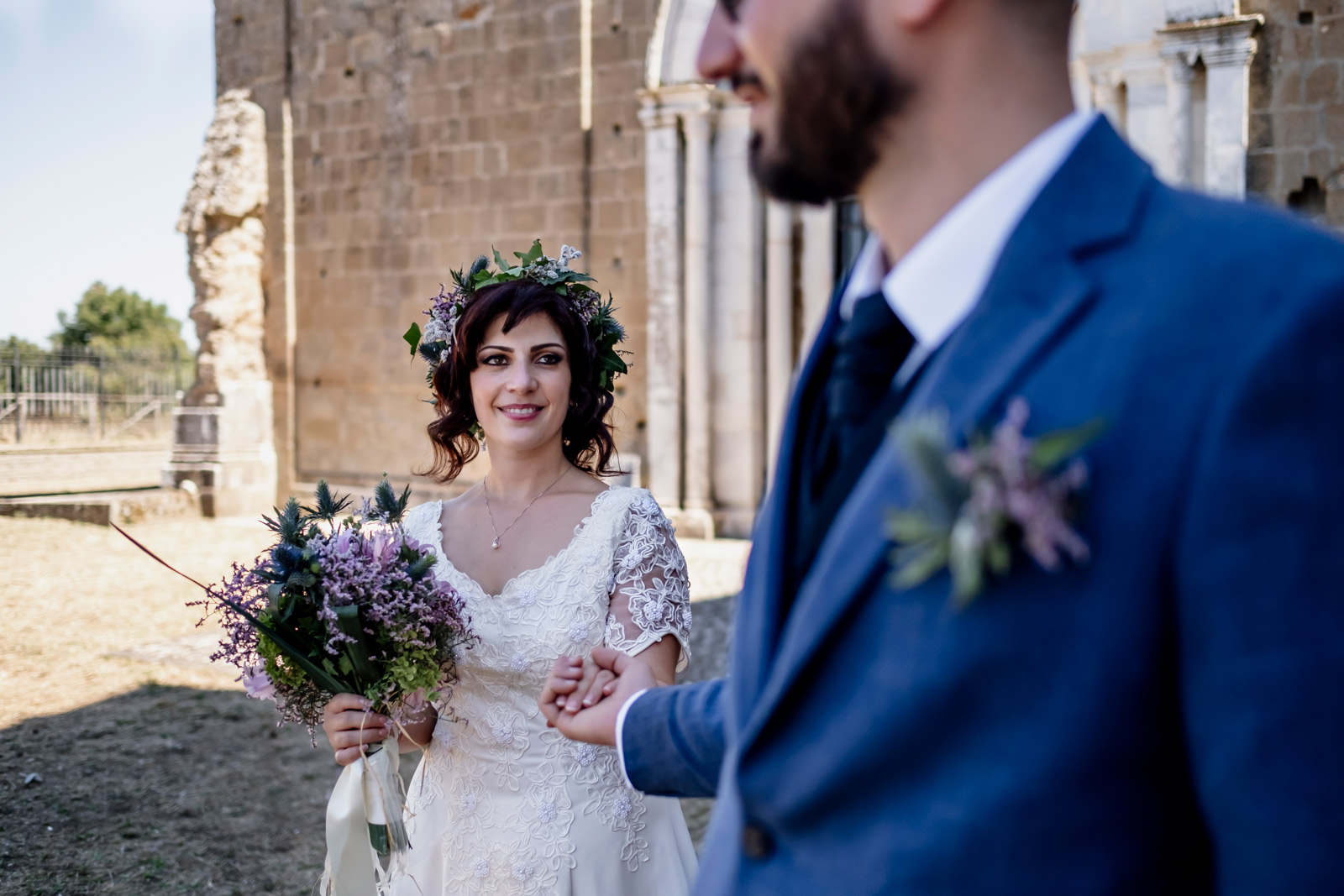 matrimonio abbazia di santa maria in falleri, matrimonio luisa e luigi riccardo, matrimonio fabrica di roma, fotografo di reportage matrimoniale, fotografo di matrimonio, luca storri fotografo, chiesa circestense santa maria in falleri, falerii novi, luce naturale, fotografo emozionale, fotografo empatico, fotografo di matrimonio viterbo, fotografo matrimonio roma, bacio degli sposi, sposarsi nel 2020, rito religioso, arco di giove, matrimonio a settembre, foto non in posa, fotografia di reportage emozionale, fotografia di reportage, reportage fotografico, reportage matrimoniale, vivere il matrimonio, matrimonio, sguardo degli sposi, abbazia cistercense di santa maria in falleri, sguardo degli sposi, destination wedding, sposarsi nella tuscia, agro falisco, abbraccio degli sposi, momenti di un matrimonio