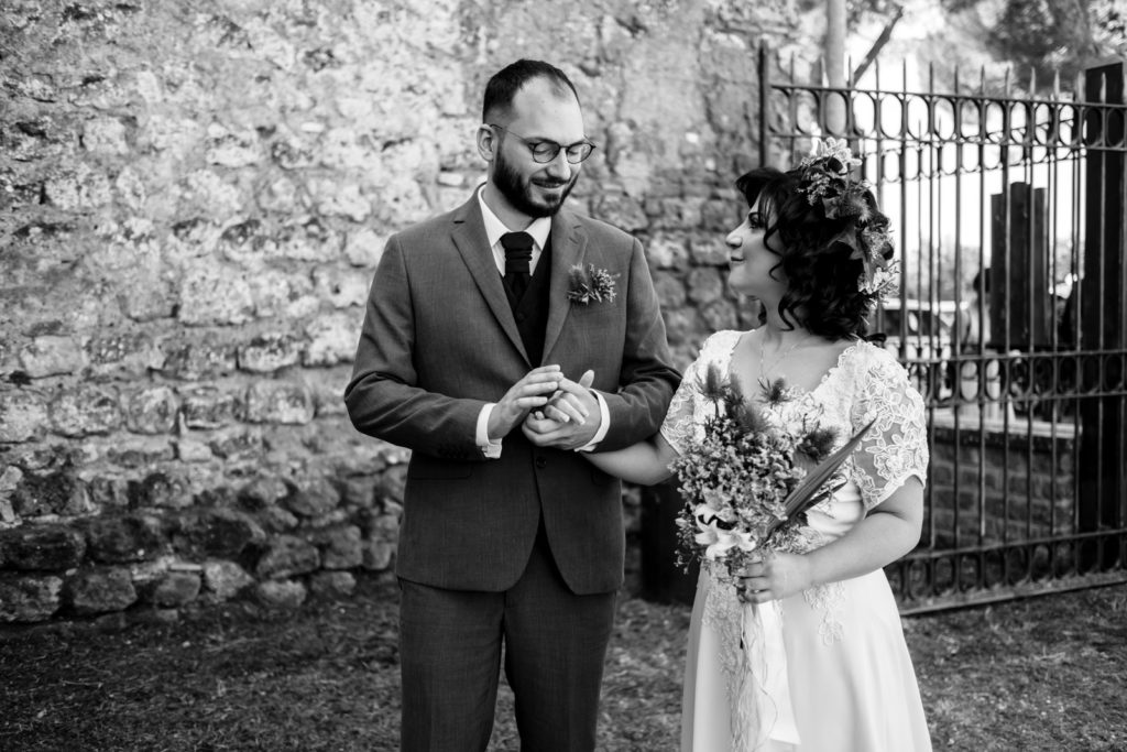 matrimonio abbazia di santa maria in falleri, matrimonio luisa e luigi riccardo, matrimonio fabrica di roma, fotografo di reportage matrimoniale, fotografo di matrimonio, luca storri fotografo, chiesa circestense santa maria in falleri, falerii novi, luce naturale, fotografo emozionale, fotografo empatico, fotografo di matrimonio viterbo, fotografo matrimonio roma, bacio degli sposi, sposarsi nel 2020, rito religioso, arco di giove, matrimonio a settembre, foto non in posa, fotografia di reportage emozionale, fotografia di reportage, reportage fotografico, reportage matrimoniale, vivere il matrimonio, matrimonio, sguardo degli sposi, abbazia cistercense di santa maria in falleri, sguardo degli sposi, destination wedding, sposarsi nella tuscia, agro falisco, abbraccio degli sposi, momenti di un matrimonio