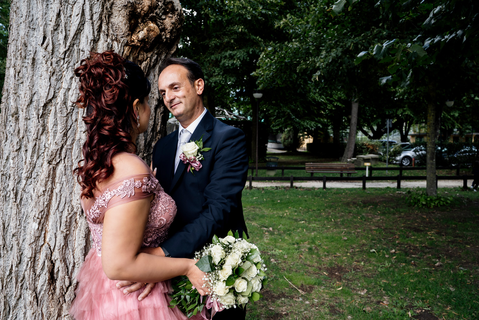 reportage matrimoniale, momento degli sposi, sposarsi al lago, bella venere, ristorante la bella venere, intimità degli sposi, sposarsi, matrimonio, fotografia spontanea, fotografia di reportage, reportage fotografico, fotografo fabrica di roma, fotografo di matrimonio di viterbo, fotografo di matrimonio di roma, sposarsi al tramonto, momenti unici, bacio degli sposi, scambio delle fedi, destination wedding, wedding reportage photography, fotografia di reportage emozionale, fotografia emozionale, emozioni, ballo degli sposi, sguardi degli sposi, sposarsi al lago di vico, lago di vico, gioielli della sposa, vestito della sposa, preparazione sposa, luca storri fotografo, caprarola, sposarsi in natura, no foto in posa, fotografie autentiche, matrimonio autentico, matrimonio spontaneo, matrimonio unico, matrimonio a viterbo, matrimonio a fabrica di roma, matrimonio comune di fabrica di roma, abbraccio degli sposi, brindisi sposi, brindisi amici sposi, torta nuziale, taglio della torta, taglio torta sposi, lancio del bouquet, il germoglio, composizione floreale