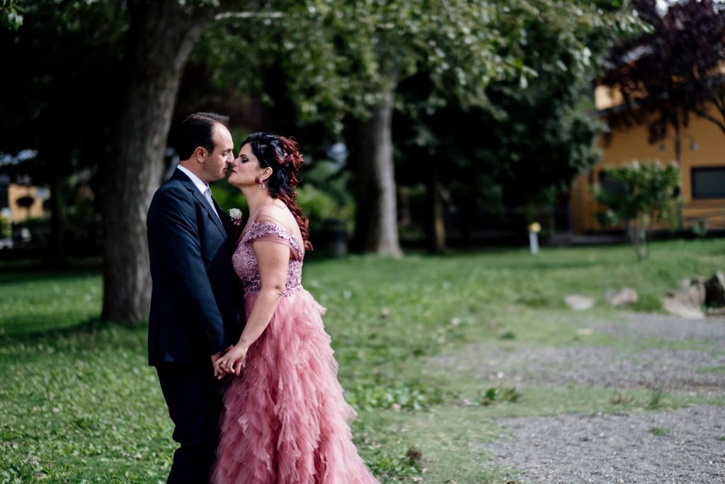 reportage matrimoniale, momento degli sposi, sposarsi al lago, bella venere, ristorante la bella venere, intimità degli sposi, sposarsi, matrimonio, fotografia spontanea, fotografia di reportage, reportage fotografico, fotografo fabrica di roma, fotografo di matrimonio di viterbo, fotografo di matrimonio di roma, sposarsi al tramonto, momenti unici, bacio degli sposi, scambio delle fedi, destination wedding, wedding reportage photography, fotografia di reportage emozionale, fotografia emozionale, emozioni, ballo degli sposi, sguardi degli sposi, sposarsi al lago di vico, lago di vico, gioielli della sposa, vestito della sposa, preparazione sposa, luca storri fotografo, caprarola, sposarsi in natura, no foto in posa, fotografie autentiche, matrimonio autentico, matrimonio spontaneo, matrimonio unico, matrimonio a viterbo, matrimonio a fabrica di roma, matrimonio comune di fabrica di roma, abbraccio degli sposi, brindisi sposi, brindisi amici sposi, torta nuziale, taglio della torta, taglio torta sposi, lancio del bouquet, il germoglio, composizione floreale