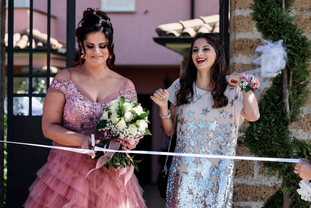 reportage matrimoniale, momento degli sposi, sposarsi al lago, bella venere, ristorante la bella venere, intimità degli sposi, sposarsi, matrimonio, fotografia spontanea, fotografia di reportage, reportage fotografico, fotografo fabrica di roma, fotografo di matrimonio di viterbo, fotografo di matrimonio di roma, sposarsi al tramonto, momenti unici, bacio degli sposi, scambio delle fedi, destination wedding, wedding reportage photography, fotografia di reportage emozionale, fotografia emozionale, emozioni, ballo degli sposi, sguardi degli sposi, sposarsi al lago di vico, lago di vico, gioielli della sposa, vestito della sposa, preparazione sposa, luca storri fotografo, caprarola, sposarsi in natura, no foto in posa, fotografie autentiche, matrimonio autentico, matrimonio spontaneo, matrimonio unico, matrimonio a viterbo, matrimonio a fabrica di roma, matrimonio comune di fabrica di roma, abbraccio degli sposi, brindisi sposi, brindisi amici sposi, torta nuziale, taglio della torta, taglio torta sposi, lancio del bouquet, il germoglio, composizione floreale