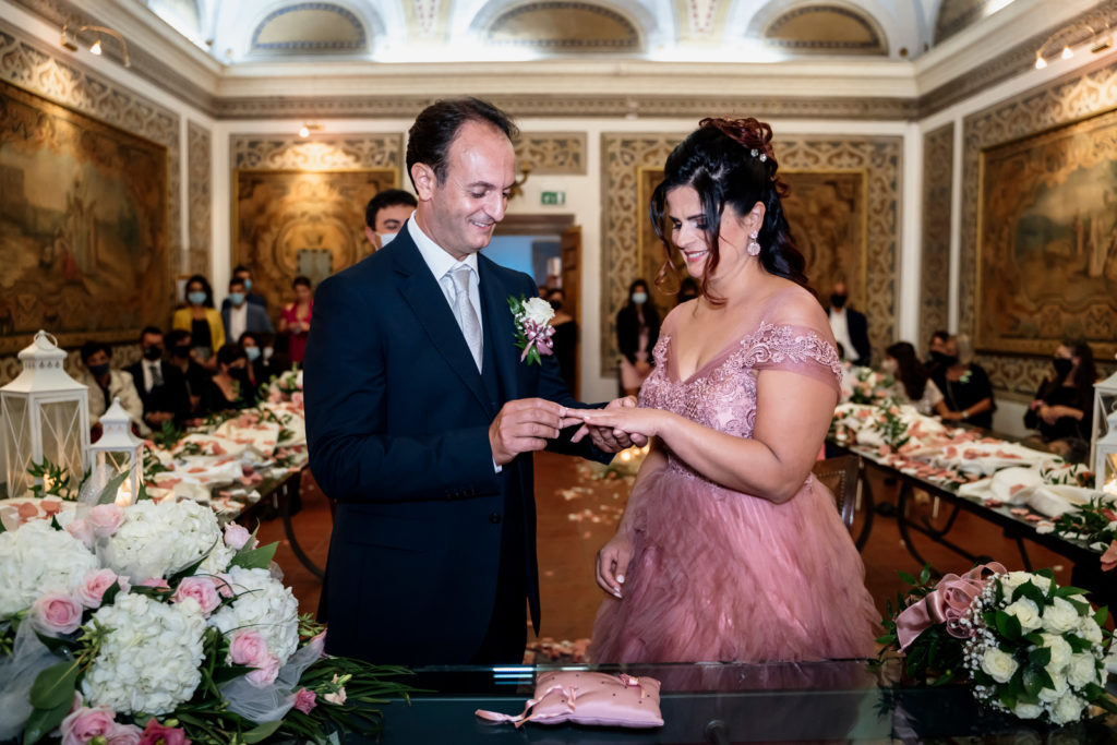 reportage matrimoniale, momento degli sposi, sposarsi al lago, bella venere, ristorante la bella venere, intimità degli sposi, sposarsi, matrimonio, fotografia spontanea, fotografia di reportage, reportage fotografico, fotografo fabrica di roma, fotografo di matrimonio di viterbo, fotografo di matrimonio di roma, sposarsi al tramonto, momenti unici, bacio degli sposi, scambio delle fedi, destination wedding, wedding reportage photography, fotografia di reportage emozionale, fotografia emozionale, emozioni, ballo degli sposi, sguardi degli sposi, sposarsi al lago di vico, lago di vico, gioielli della sposa, vestito della sposa, preparazione sposa, luca storri fotografo, caprarola, sposarsi in natura, no foto in posa, fotografie autentiche, matrimonio autentico, matrimonio spontaneo, matrimonio unico, matrimonio a viterbo, matrimonio a fabrica di roma, matrimonio comune di fabrica di roma, abbraccio degli sposi, brindisi sposi, brindisi amici sposi, torta nuziale, taglio della torta, taglio torta sposi, lancio del bouquet, il germoglio, composizione floreale