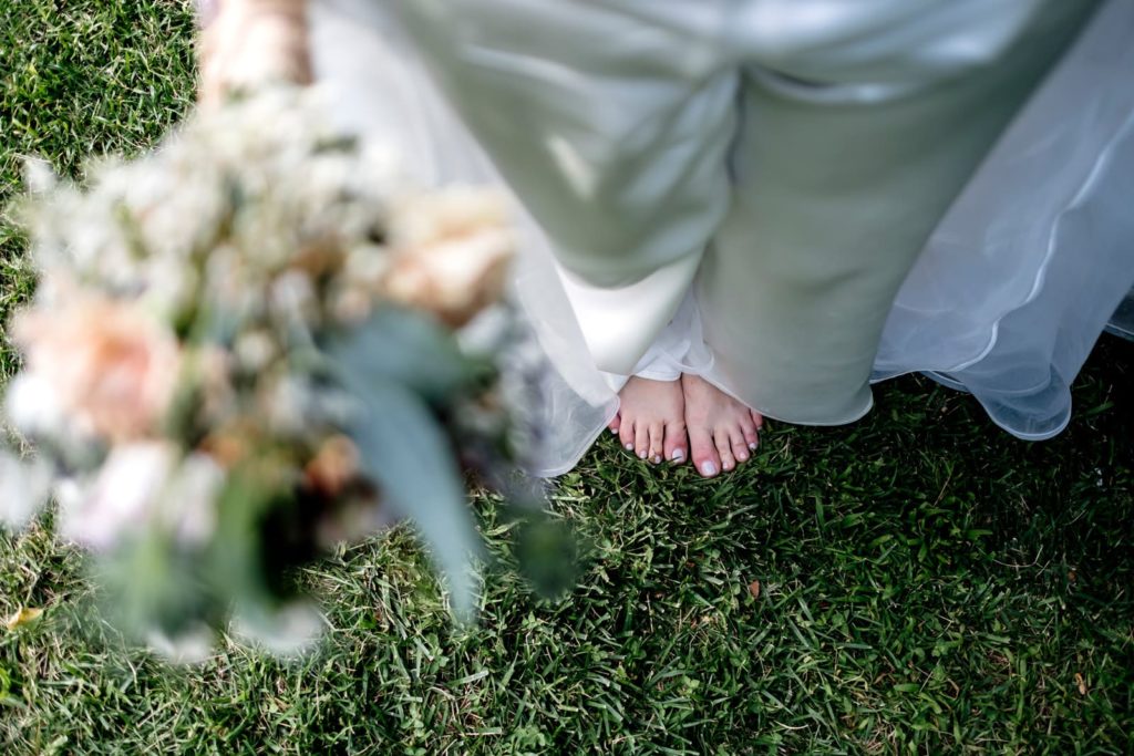 soriano nel cimino, reportage matrimoniale, il circolo delle querce, duomo di soriano nel cimino, sposarsi nella tuscia, preparativi casa dello sposo, preparativa casa della sposa, amore, fotografia di reportage, fotografo emozionale, bacio degli sposi, ballo degli sposi, ballo genitori, matrimonio, sposi 2021, sposarsi in villa, sposarsi in agriturismo, matrimonio in chiesa, luce naturale, discrezione, matrimonio spontaneo, nessuna posa, natascia e simone sposi, la crisalide di stefania fazioli, milvia botanical design, tuscia, wedding, destination wedding, luca storri fotografo, matrimonio emozionale, fotografo empatico, bacio matrimonio, fotografo fabrica di roma, fabrica di roma, palazzo chigi albani, vestito della sposa, vestito sposo, ricci sposo, atelier eme, fiano romano, vetralla